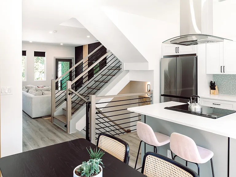1107 Holland Ave — Photo 19