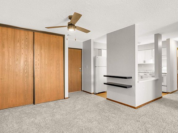 5th image of 221 Grand Ave W APT 316