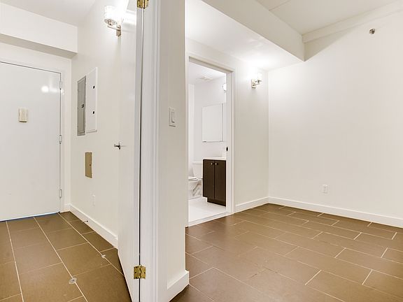 5th image of 342 Eldert St #G1044