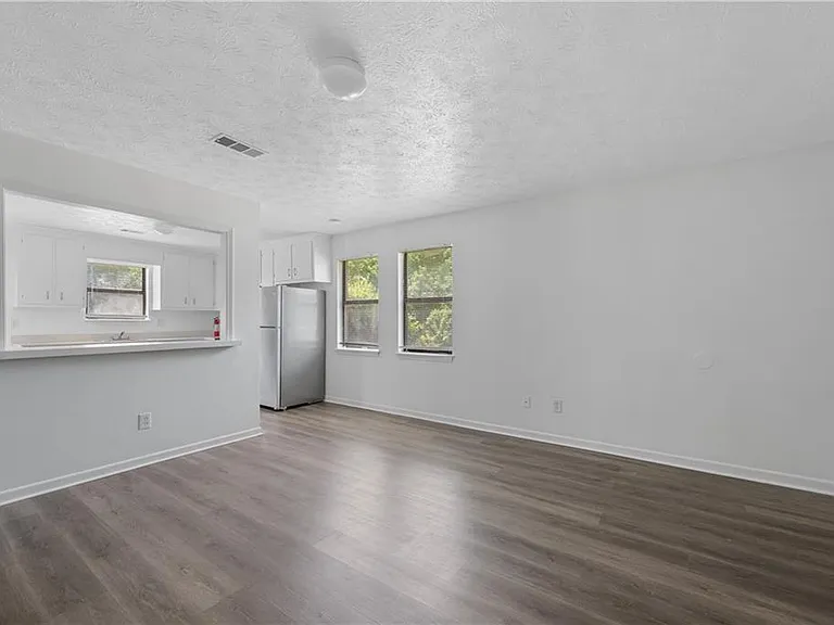 233 Tanglewood Dr #B — Photo 5