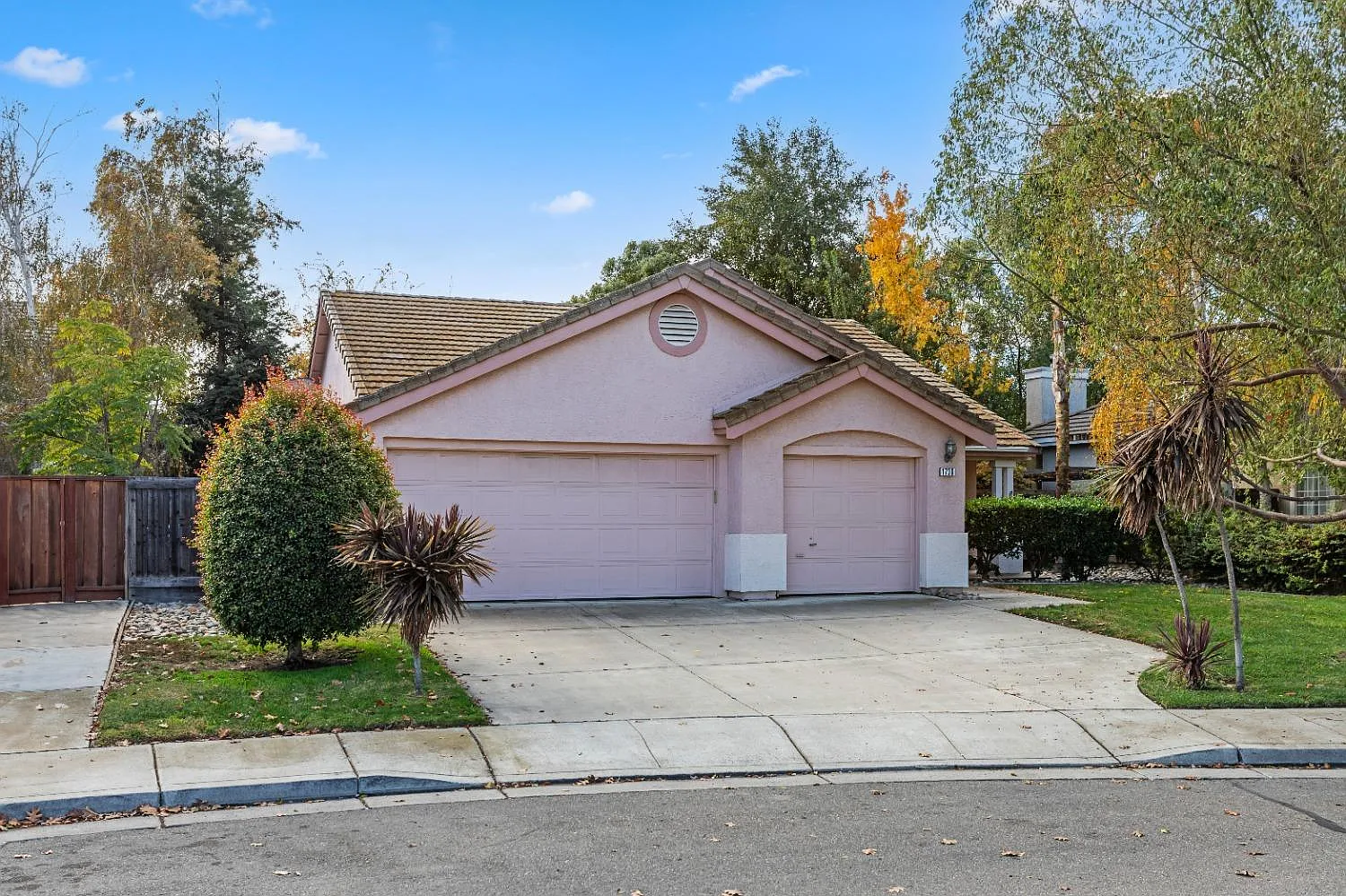 1730 Thomas Dehaven Ln photo 1