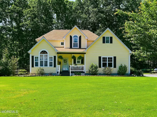 17 Country Woods Drive, New Egypt, NJ 08533