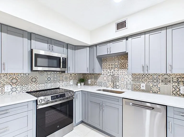 2454 Australia Way E #32 — Photo 22