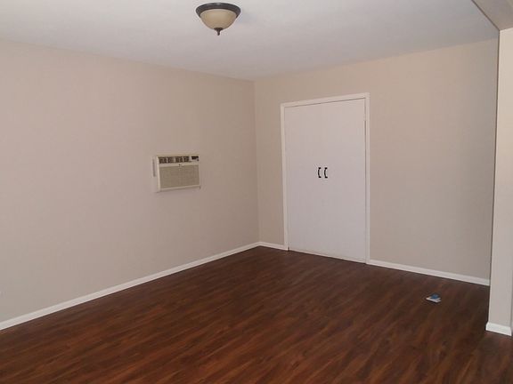 3rd image of 3351 Corona Ave
