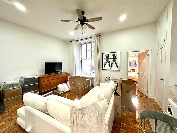 2nd image of 223 W 78th St APT 1R
