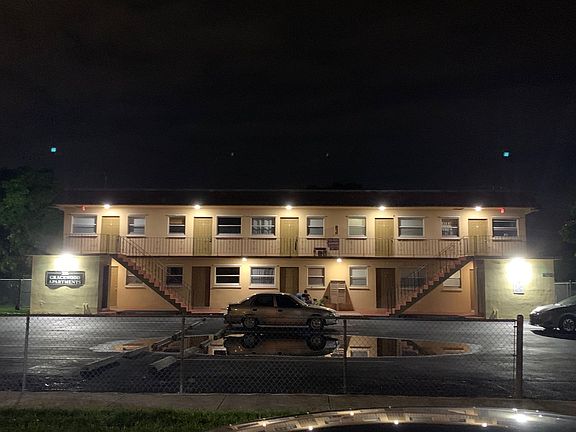 3rd image of 216 N 61st Ave #8