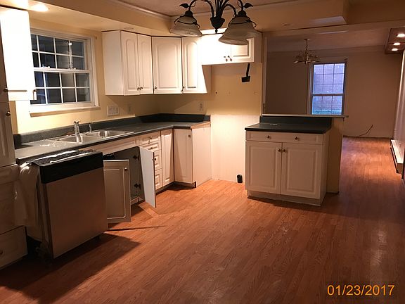 5th image of 208 Charles Ave