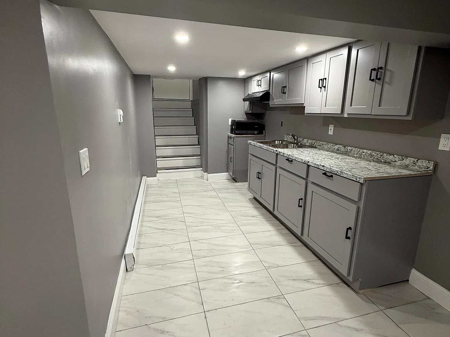 2 bed, 900 sqft, $1,900 — Photo 1
