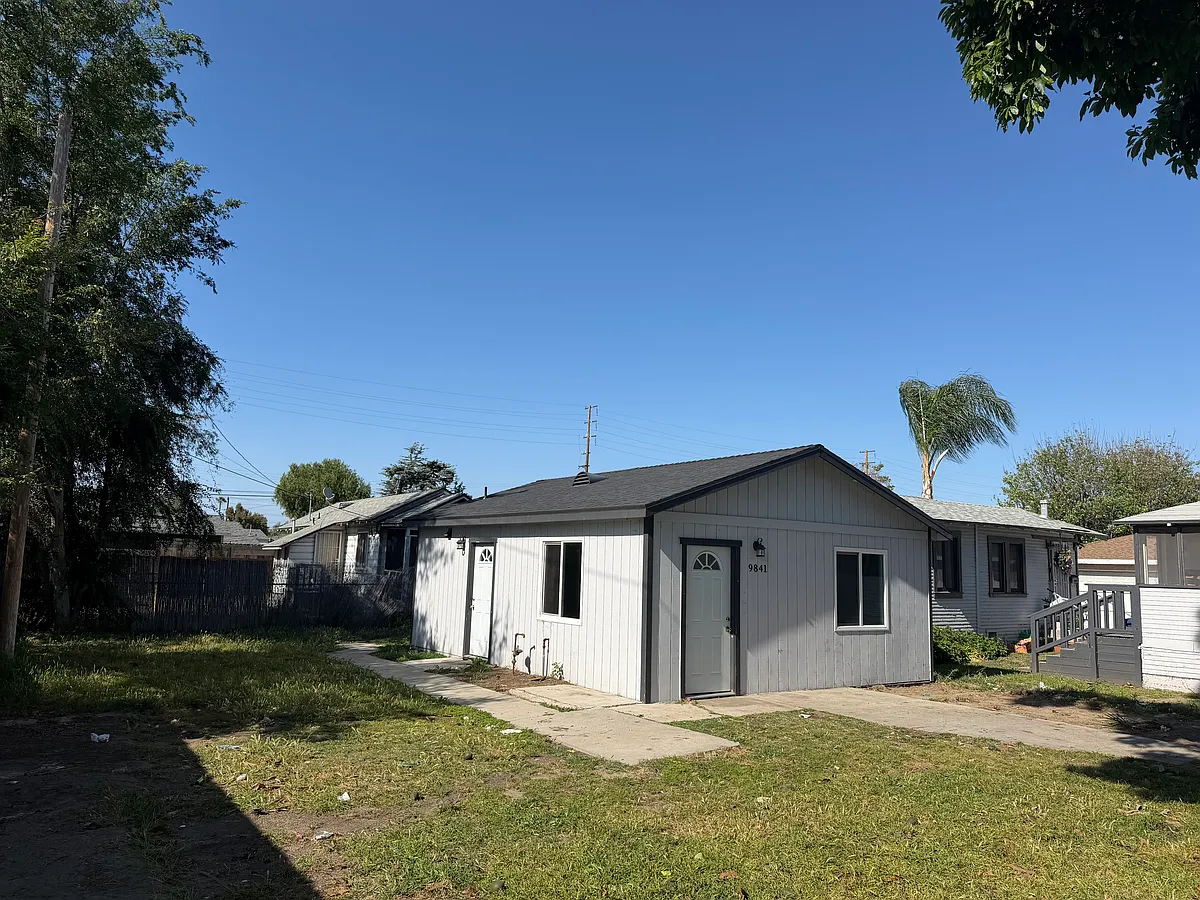 Building Photo - 9841 Beach St