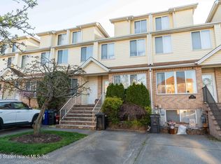 150 Kenilworth Ave, Staten Island, NY 10312