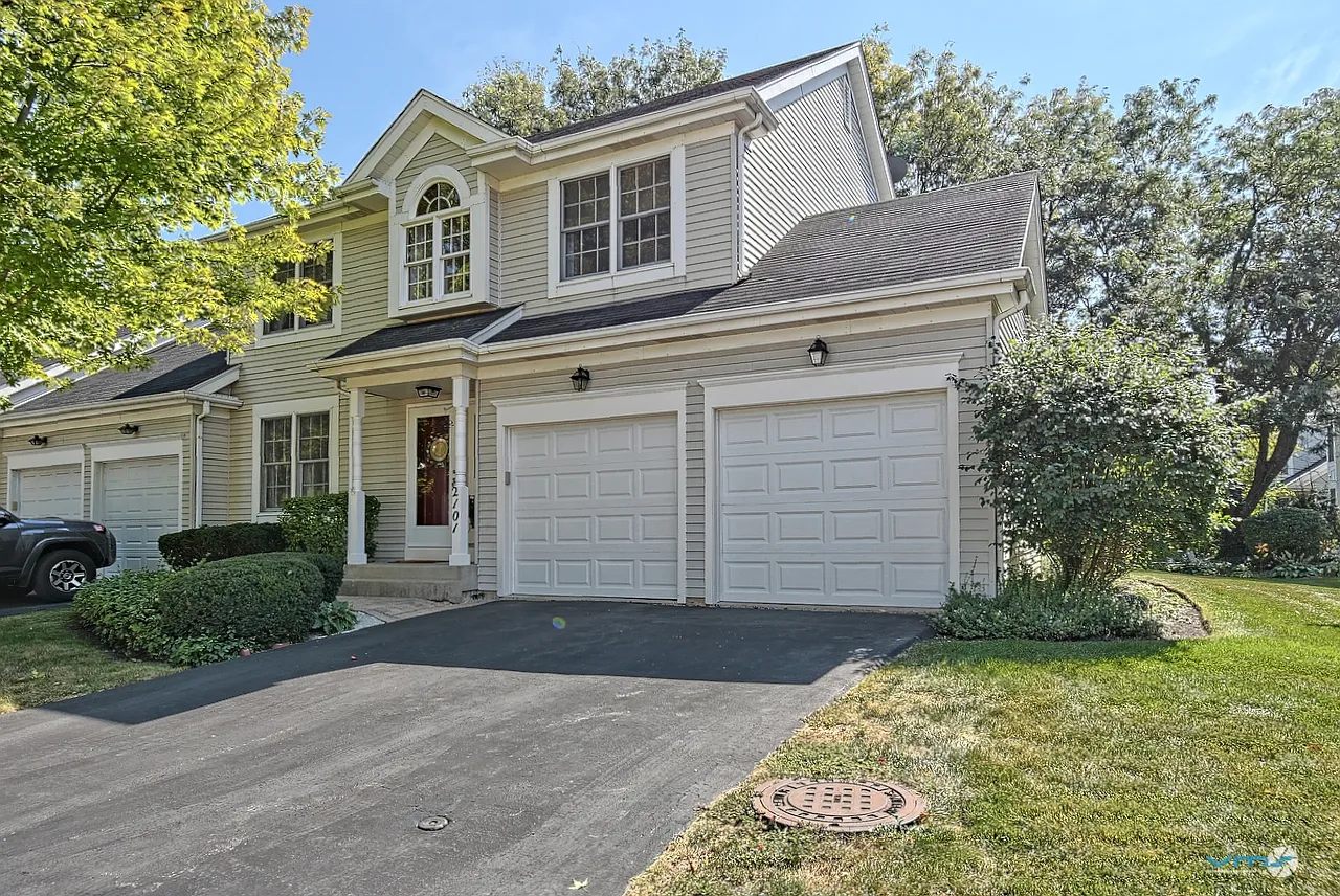 2101 Dover Ln photo 1
