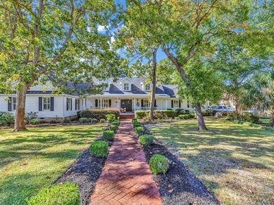 413 Queens Rd., Myrtle Beach, SC, 29572