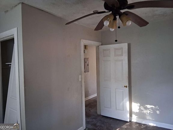 3rd image of 2835 Burton Rd NW