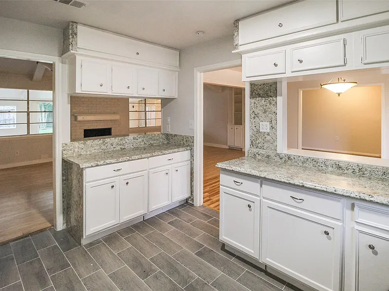 10534 Huntington Wood Dr — Photo 9