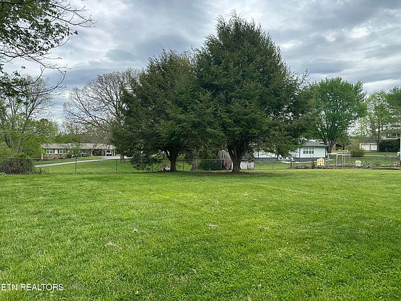 5th image of 334 Lee Dr