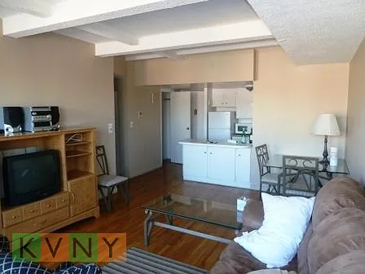 Rented by KVNY Soho | media 10