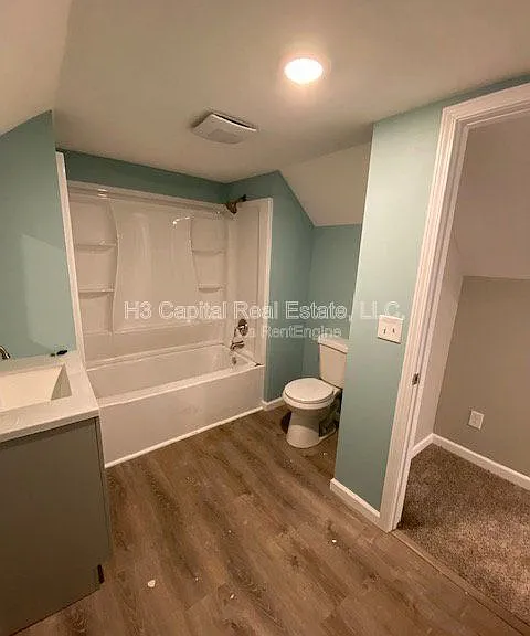 408 W Clay St — Photo 16