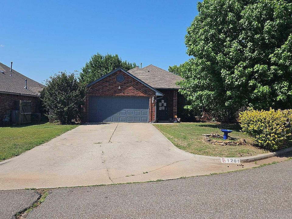 1st image of 1261 Douglas Cir
