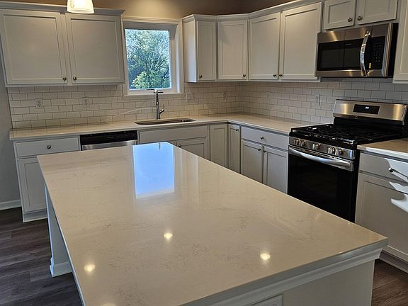 4th image of 5043 Keri Dr