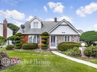 90 Wantagh Ave, Levittown, NY 11756
