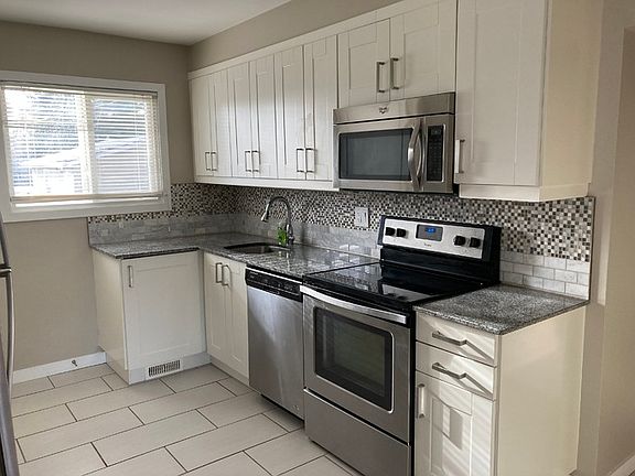 3rd image of 13528 108th St NW
