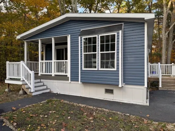 139 Robinhood Drive, Exeter, NH 03833