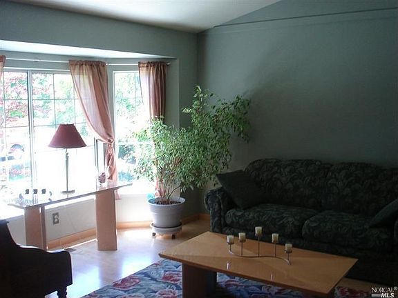 4th image of 691 Natalie Dr