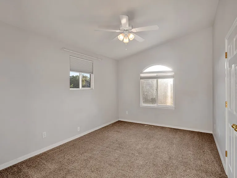 450 Millstream Ter — Photo 16