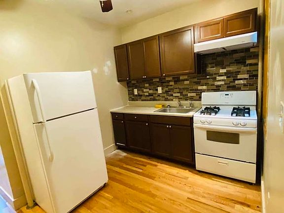 5th image of 89 Verona St #A
