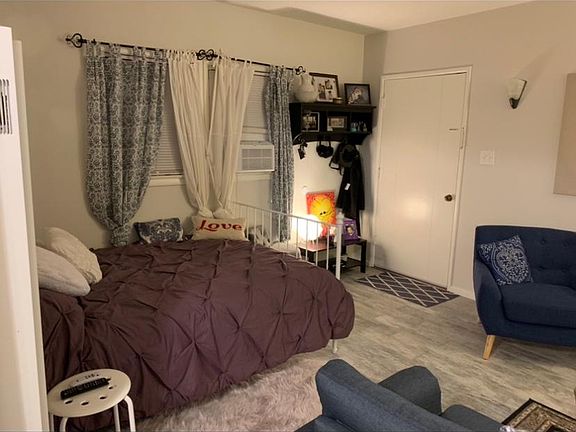 3rd image of 2245 1/2 Florencita Ave