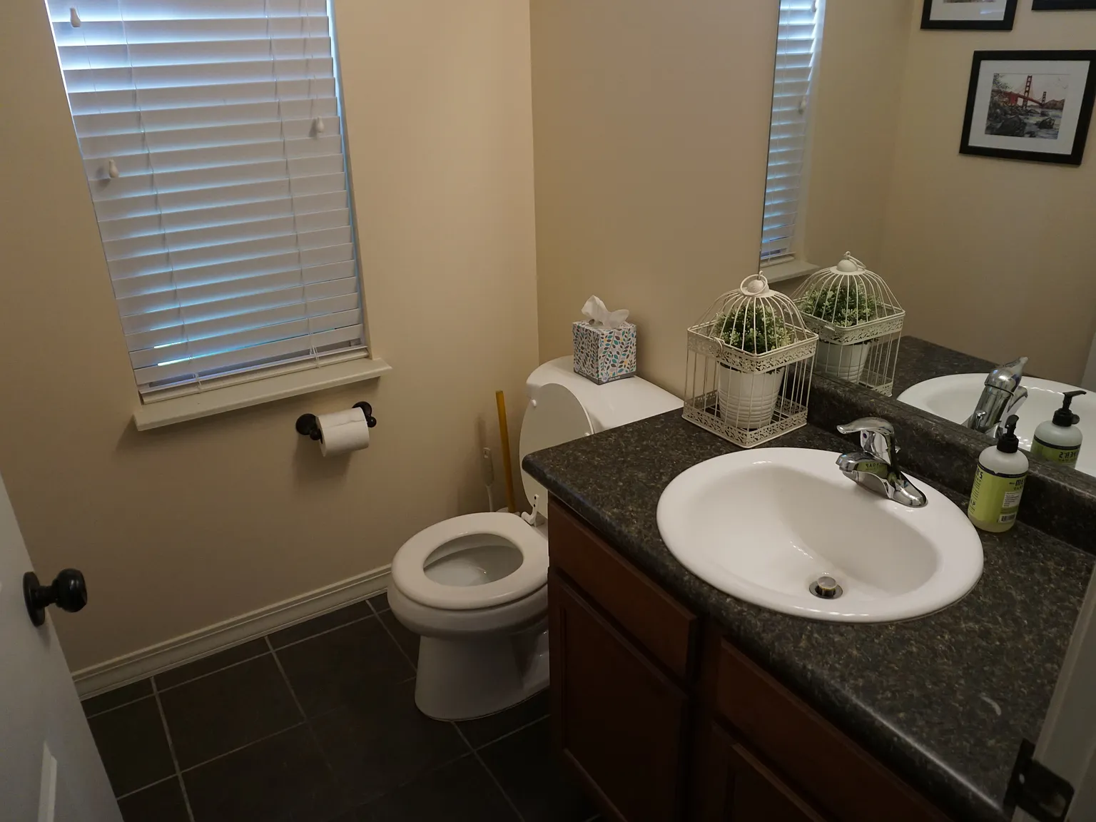 3 bed, 2.5 bath, 1724 sqft, $1,850 — Photo 2