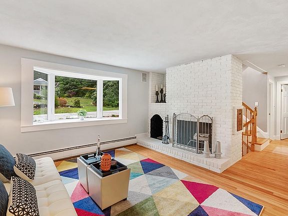 4th image of 35 Hayden Ln