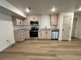 956 E 200 S, Santaquin, UT 84655
