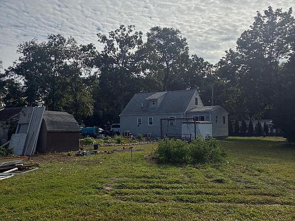 4th image of 893 Fries Mill Rd