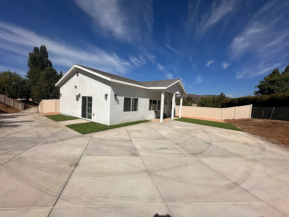 361 Lake Ct #B