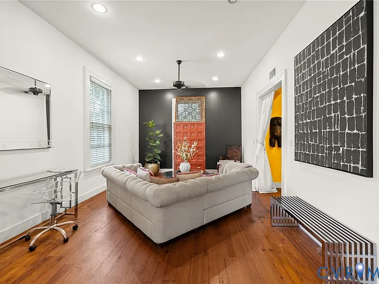 416 W Washington St — Photo 10