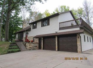 2474 Hazelwood Ln, Green Bay, WI 54304