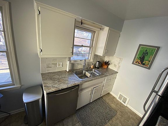 5th image of 2243 Audobon Dr SE
