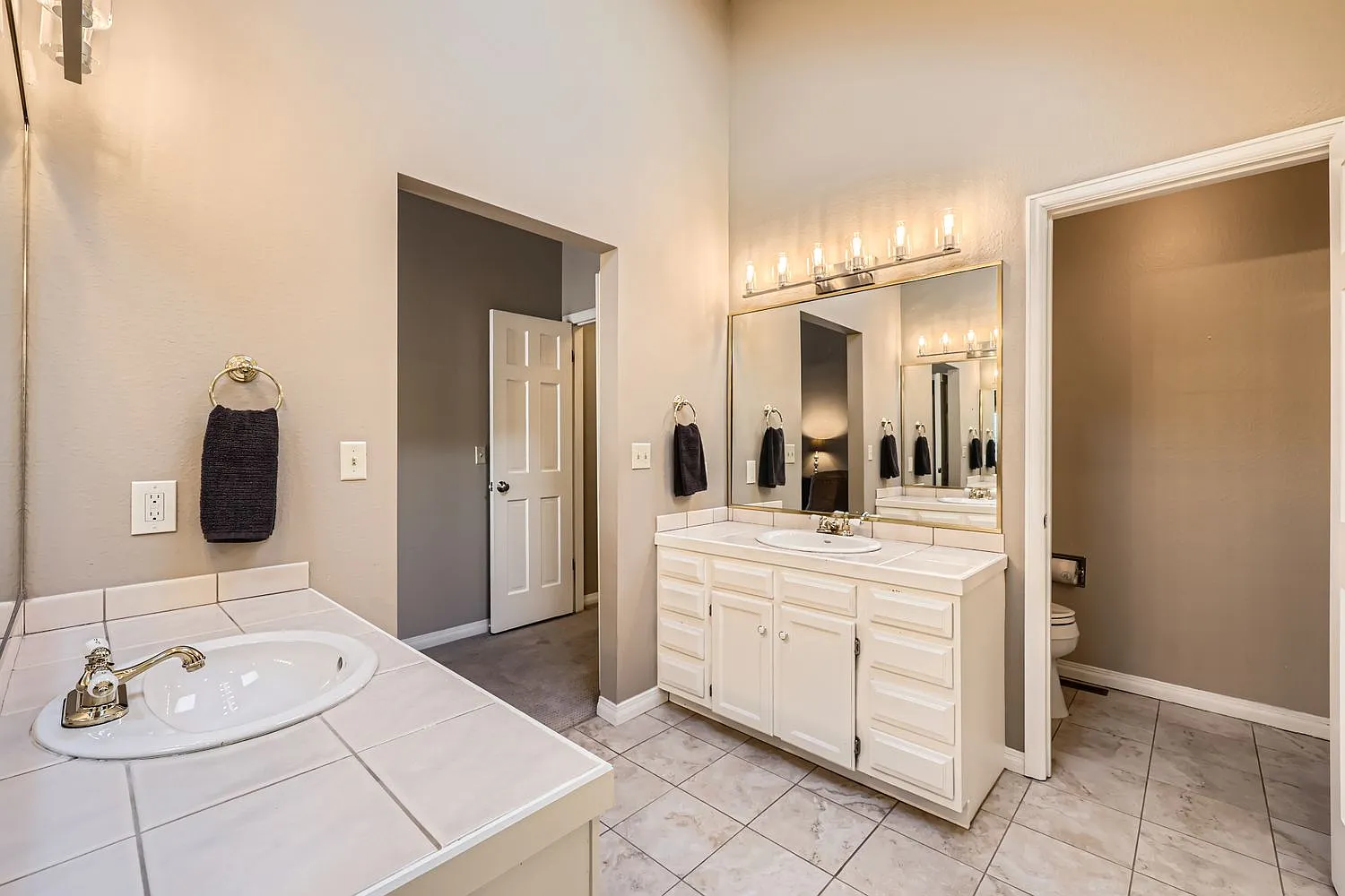 4 bed, 3630 sqft, $6,600 — Photo 2