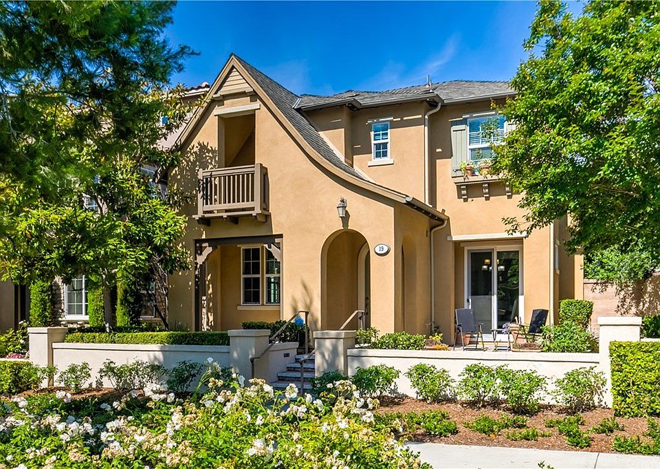1st image of 19 Golf Dr