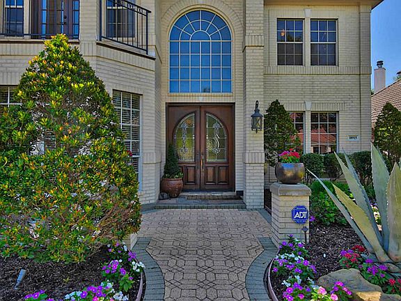 2nd image of 18915 Windsor Lakes Dr