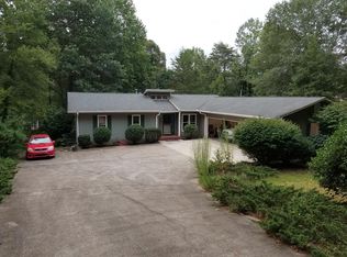 1416 Coneross Point Dr, Seneca, SC 29678