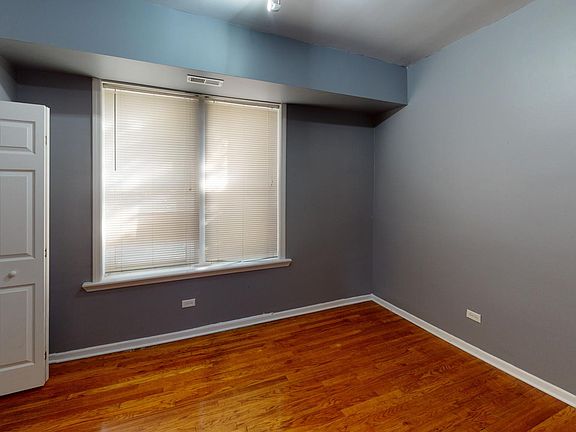 3rd image of 4101 N Monticello Ave APT 2