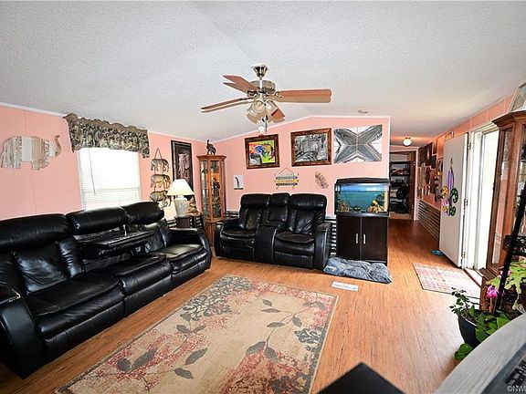 3rd image of 311 Dogwood Dr