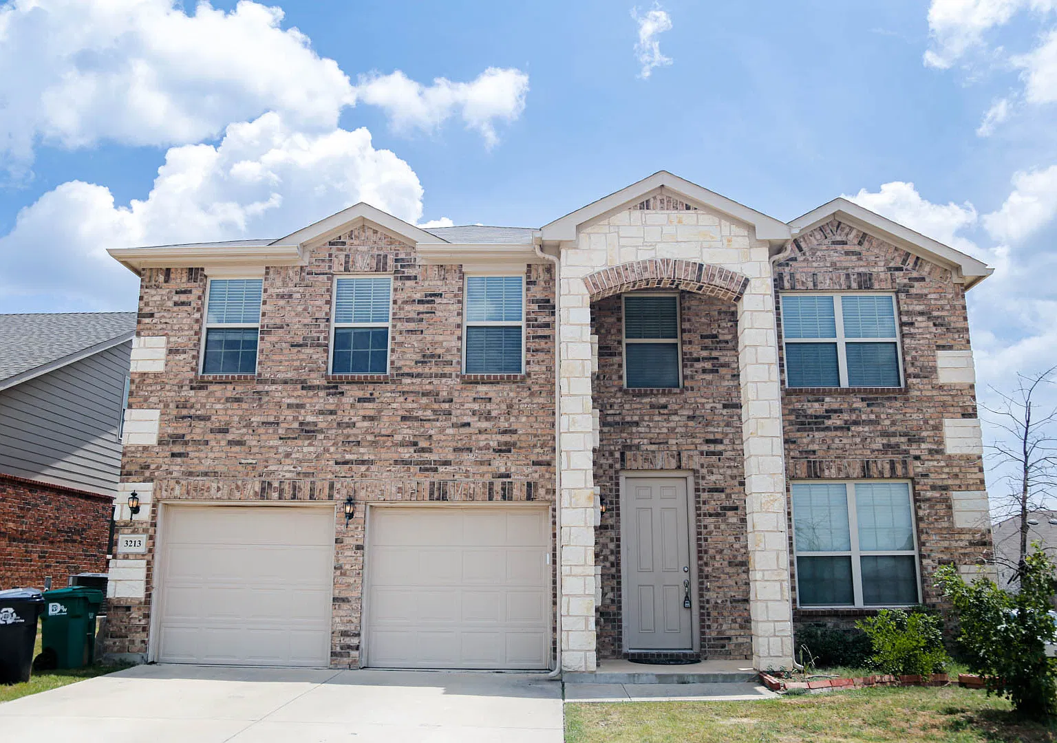 5 bed, 3.5 bath, 4007 sqft, $3,400 — Photo 1