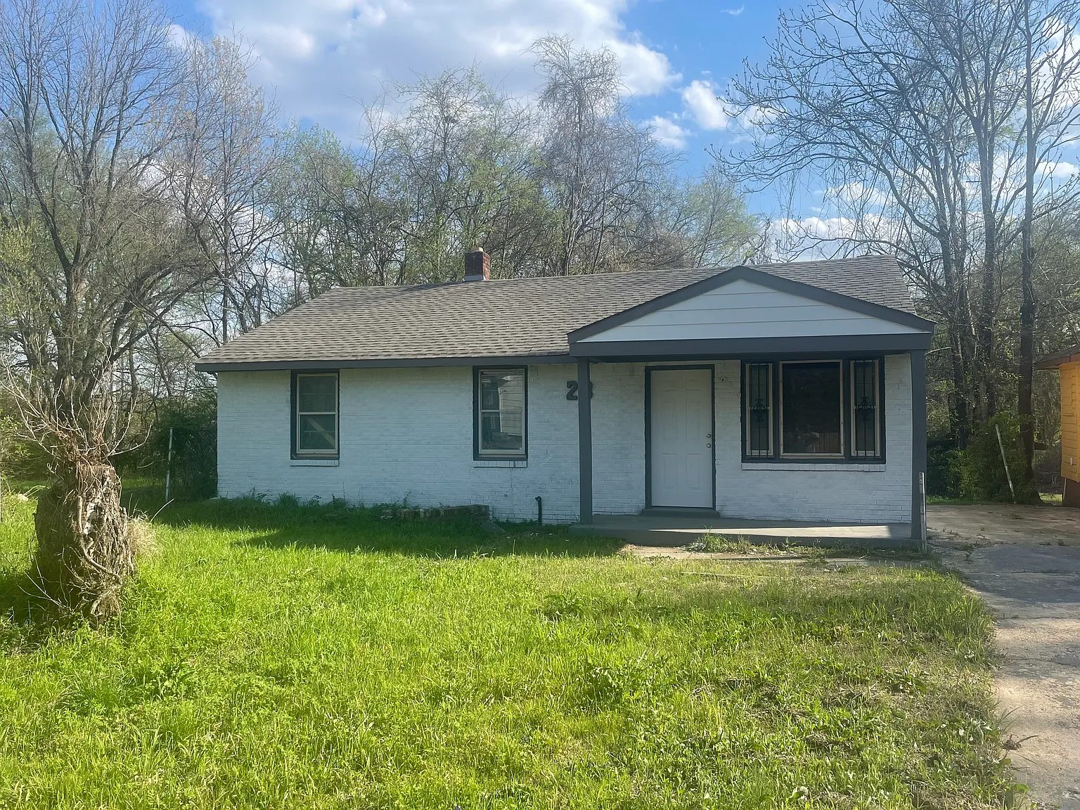 23 Fields Ave — Photo 2