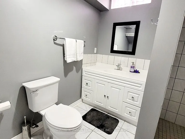 108 Camomile St #BASEMENT — Photo 10