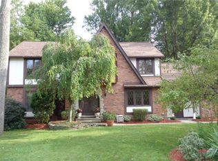 8140 Old Post Rd W, East Amherst, NY 14051