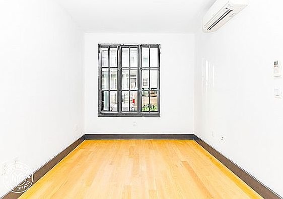 3rd image of 82 Jefferson St #2EE