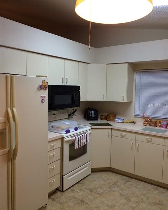 2nd image of 1118 Bloom Hill Ave